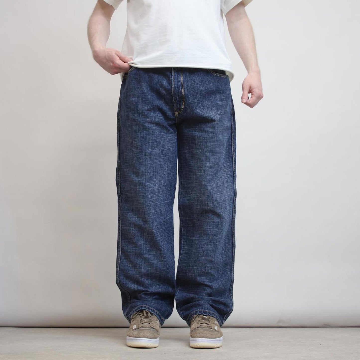 Mens DKNY baggy embroidered jeans W34 L30 loose blue Y2K hip hop embroidered design