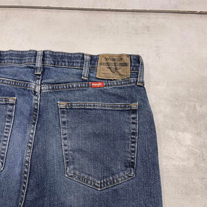 Loose Wrangler jorts W34
