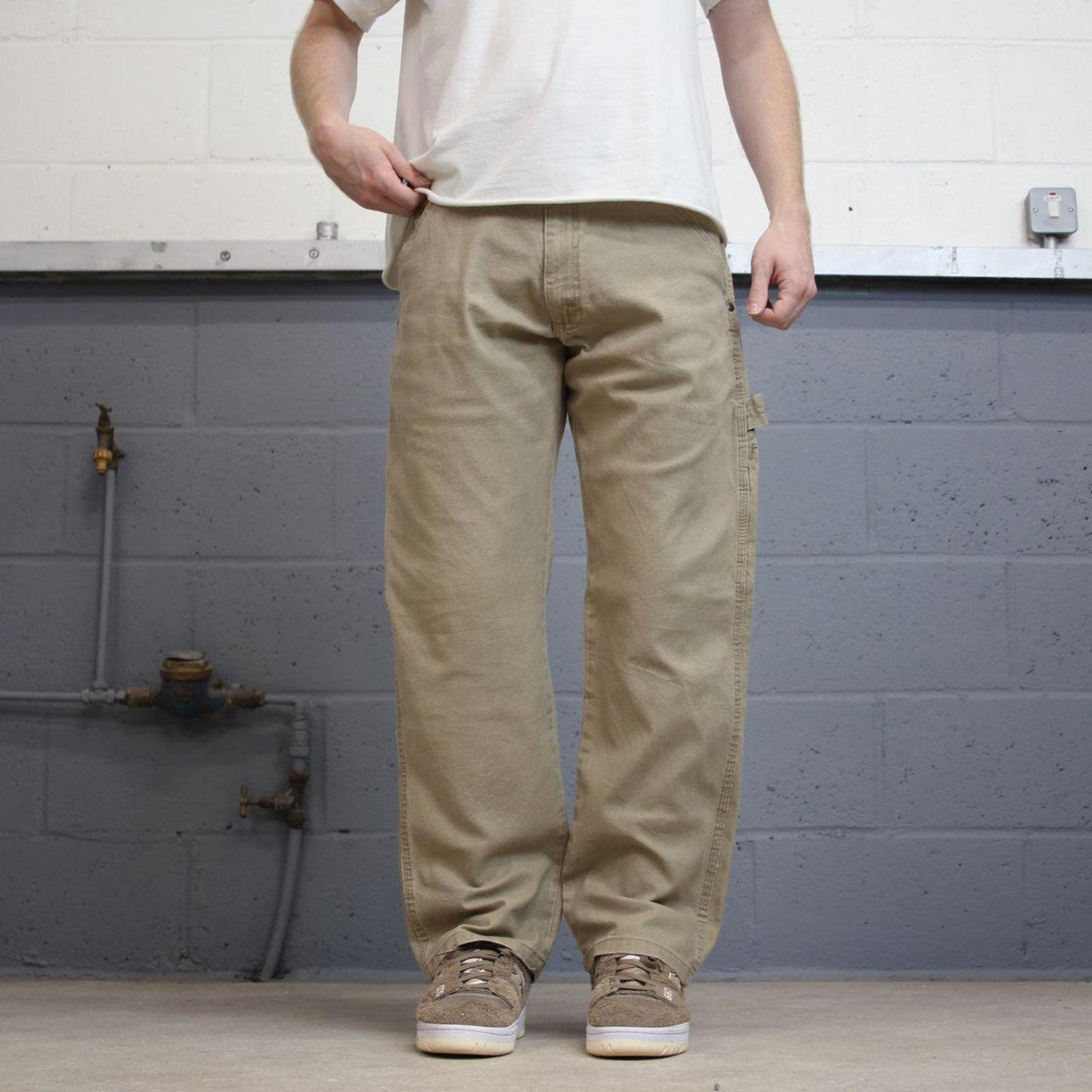 Tan Wrangler carpenter jeans W34L30 loose cargo skater style jeans