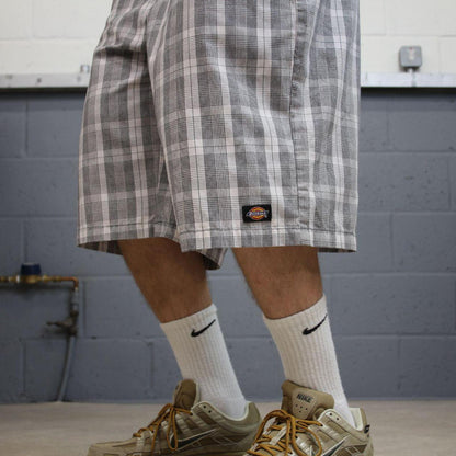 Dickies baggy checkered shorts carpenter grey white Chino check surf shorts long wide leg festival