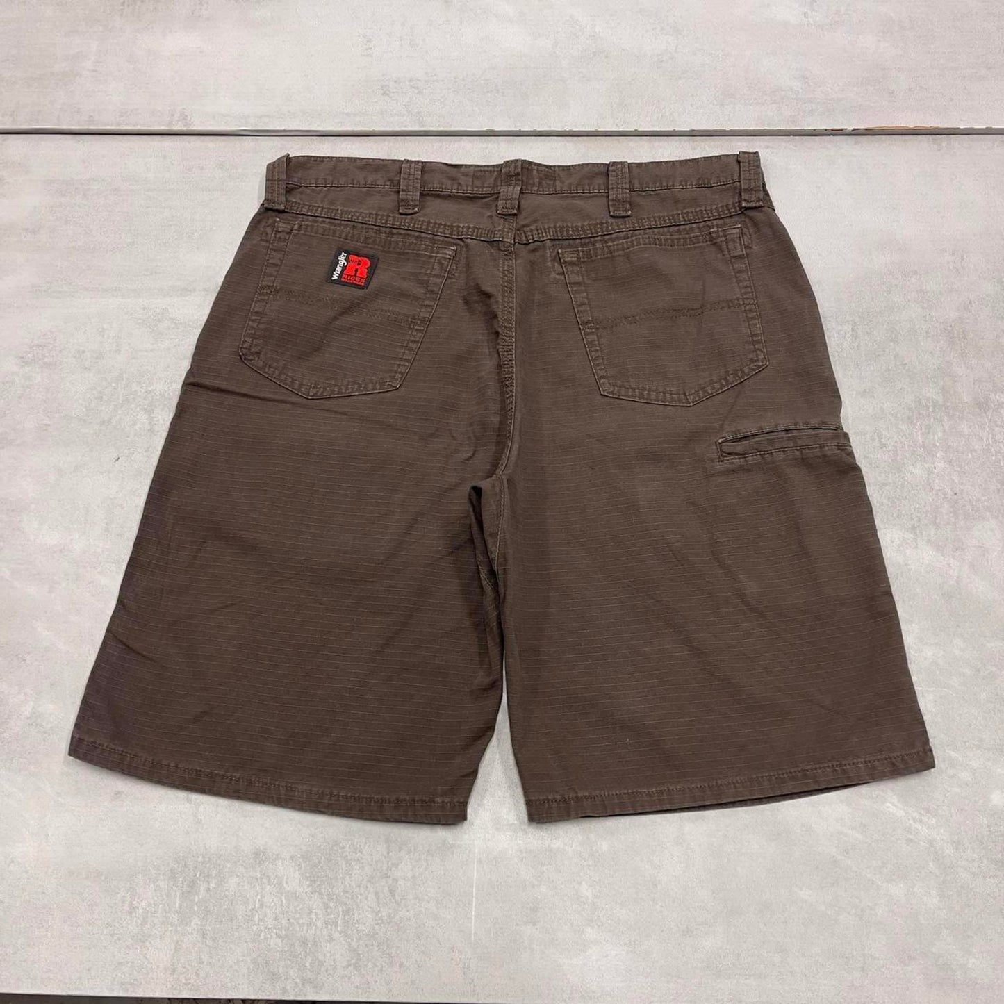 Mens baggy Wrangler carpenter shorts W36