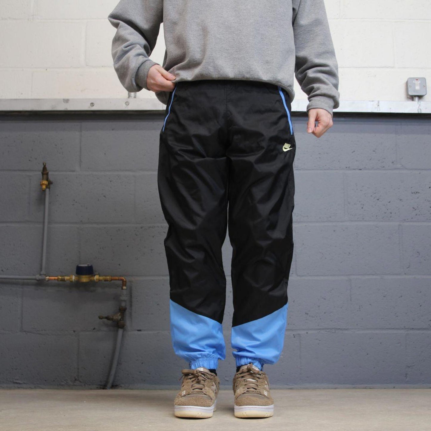 Y2k loose Nike tracksuit bottoms black Loose lined embroidered two tone track pants