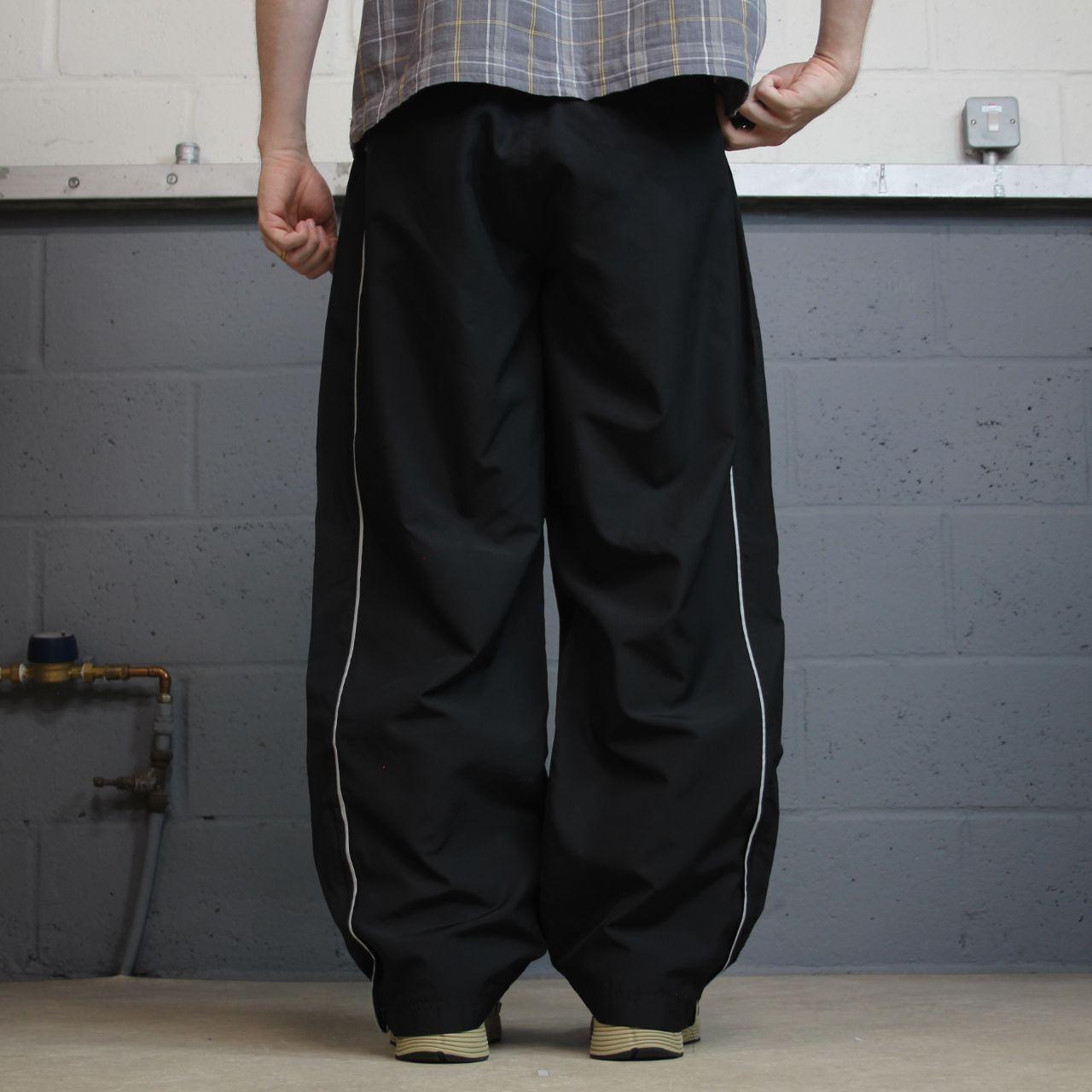 Vintage Nike baggy tracksuit bottoms black wide leg L swoosh logo track pants