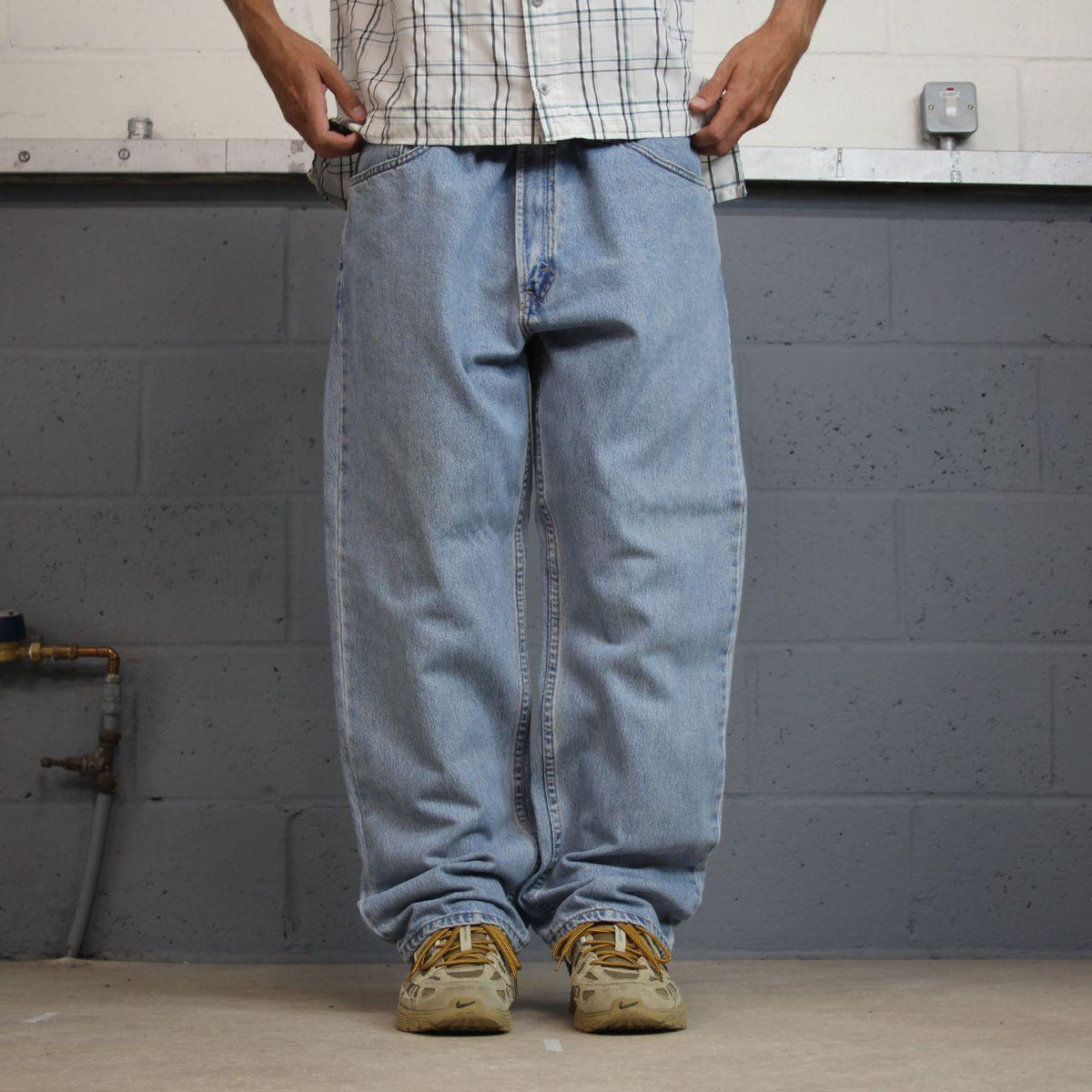 Levi’s 505 jeans Y2K blue denim straight leg 2000s style pants red tab logo