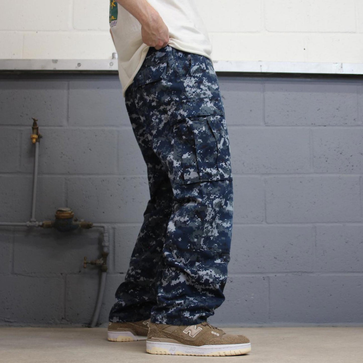US Navy cargo pants W32L31 baggy blue USN digital camouflage trousers double knee pleated