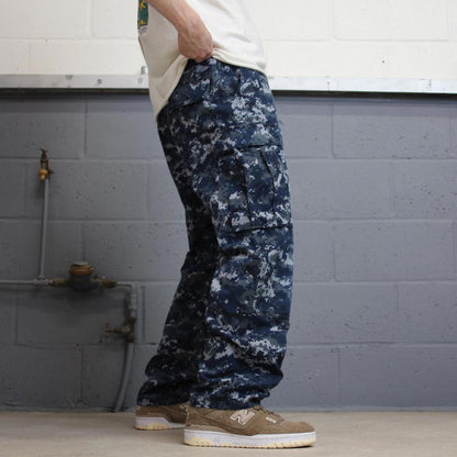 US Navy cargo pants W32L31 baggy blue USN digital camouflage trousers double knee pleated