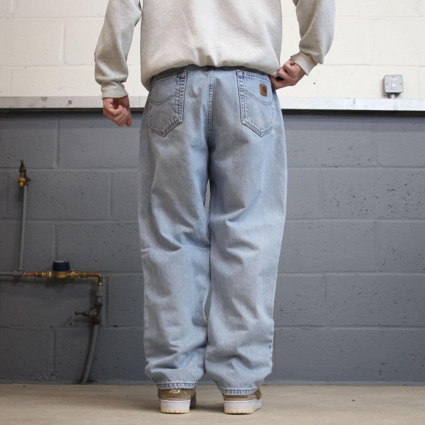 Vintage Carhartt jeans denim skate style workwear pants lightwash blue