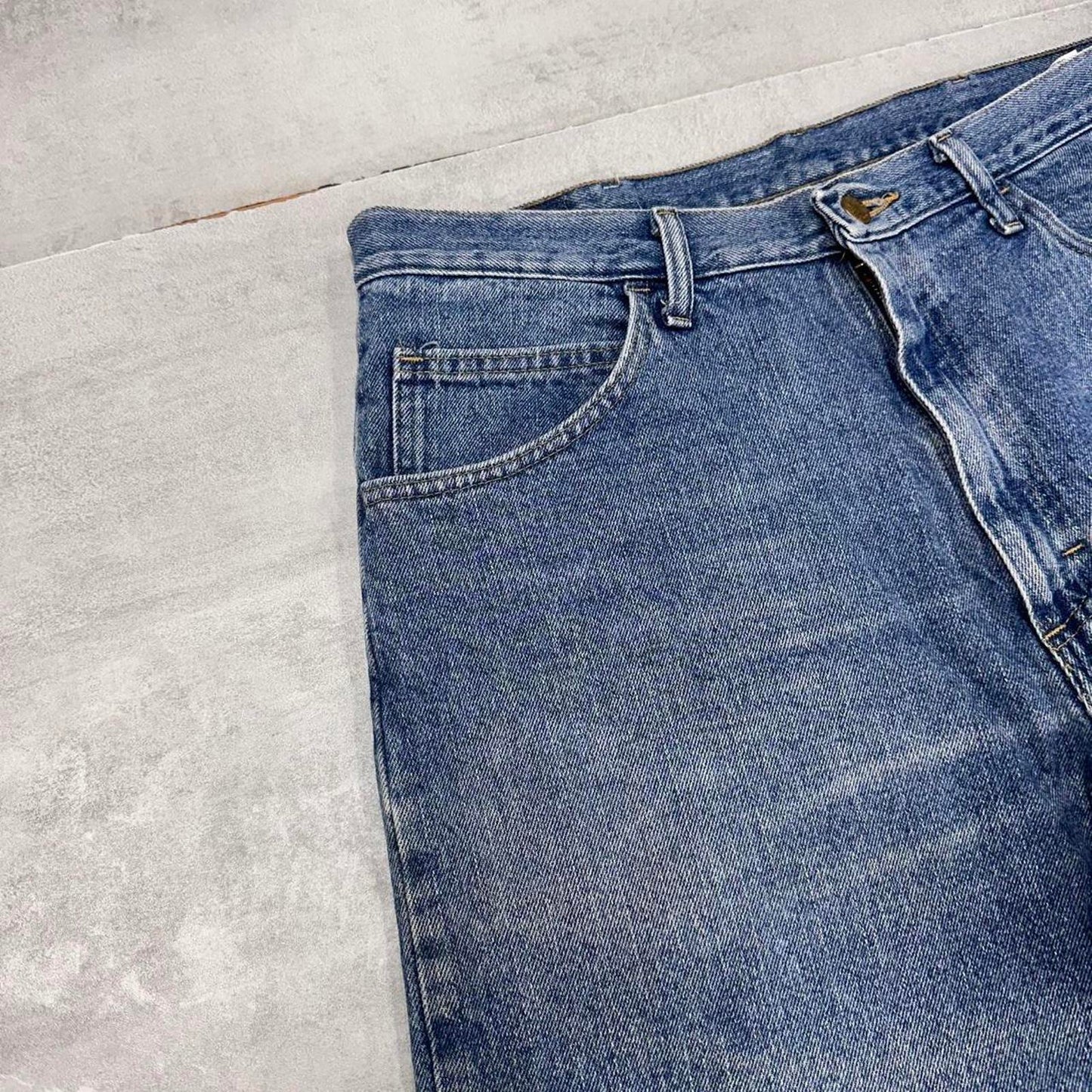 Loose Wrangler jorts W34