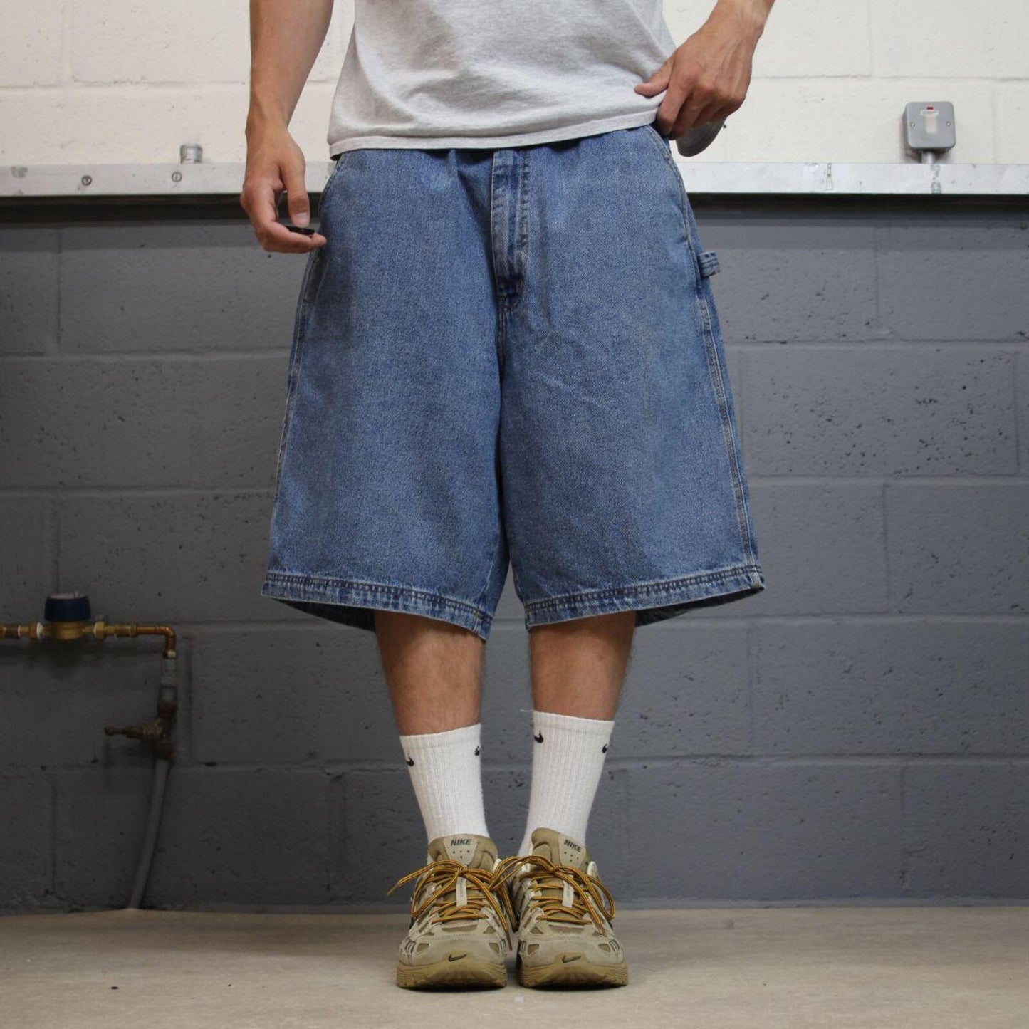 Long baggy denim shorts carpenter blue Loose leg workwear skater style surf jorts