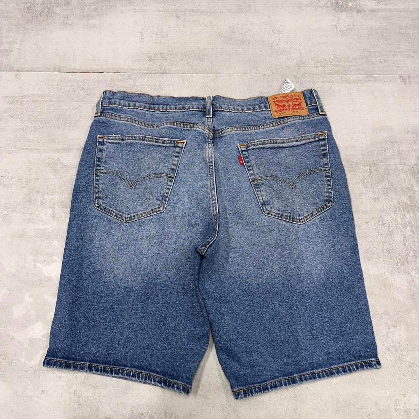 Mens Levi’s jorts W36