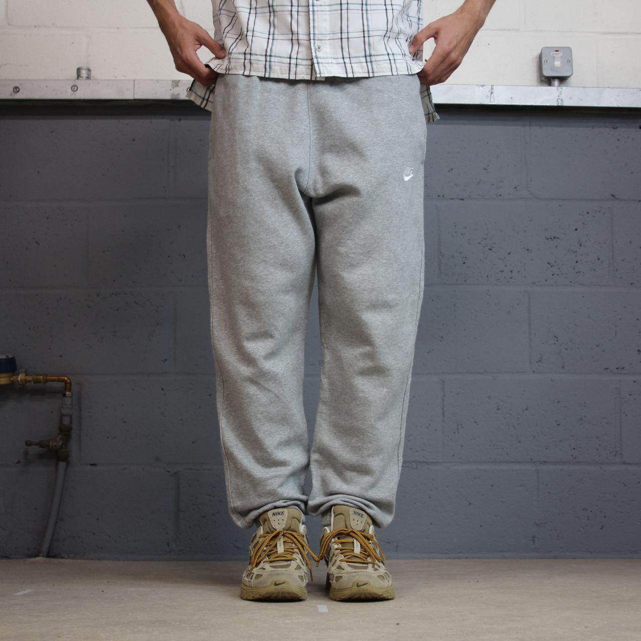 Y2K Nike jogging bottoms grey cuffed legs XL Loose casual 2000s style grey joggers