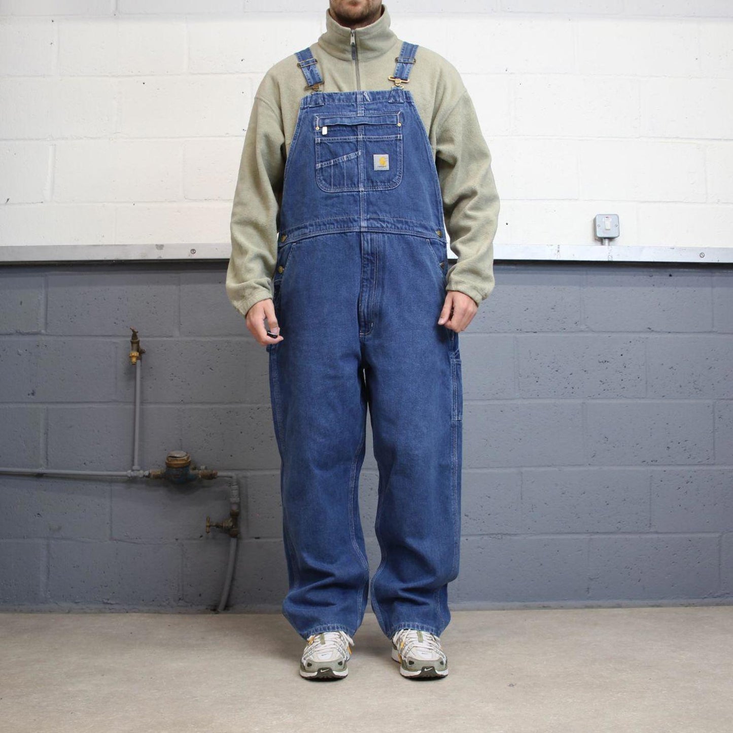 Vintage Carhartt dungarees W42L30 mens denim overalls blue utility bib & brace worker 90s skater