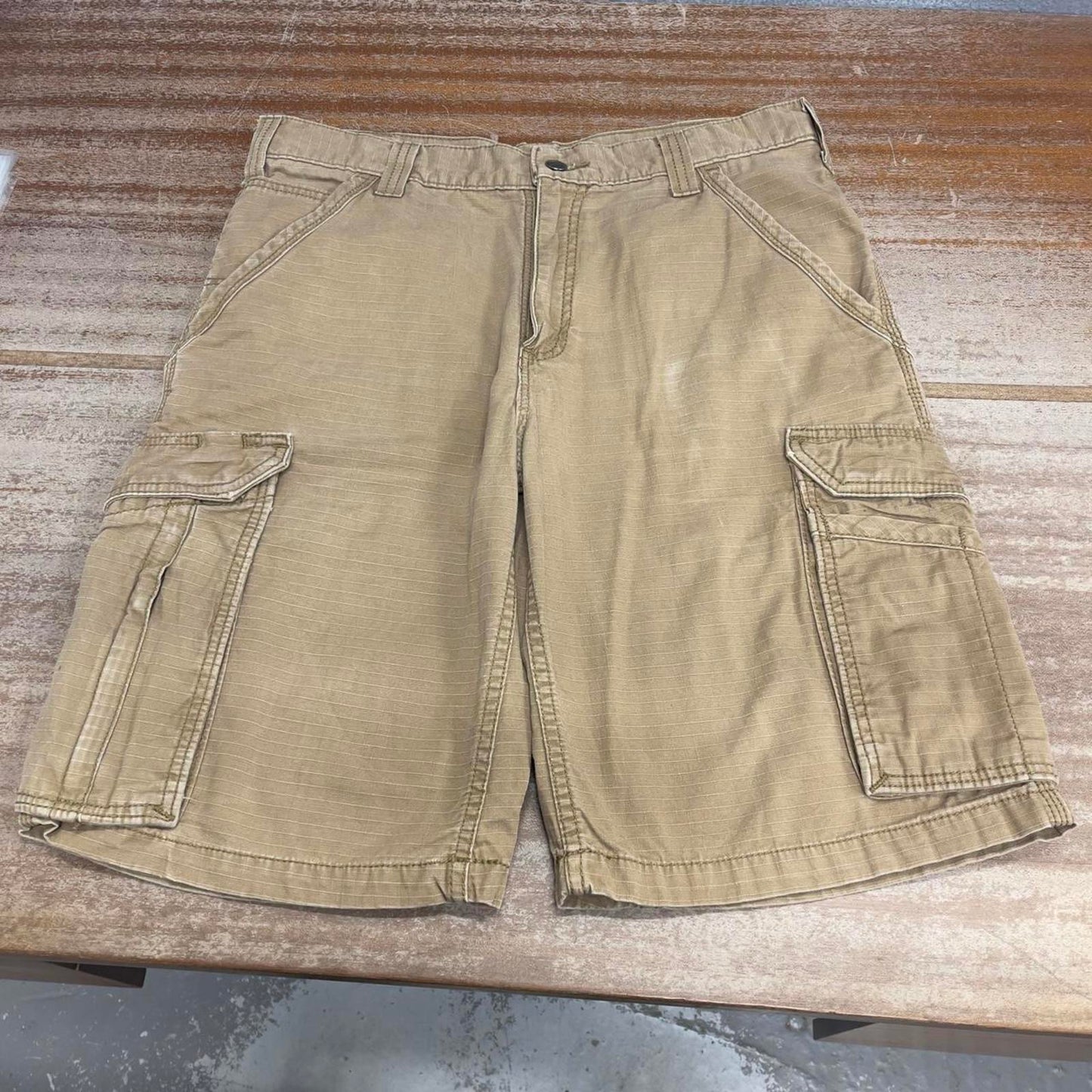 Carhartt cargo shorts W32