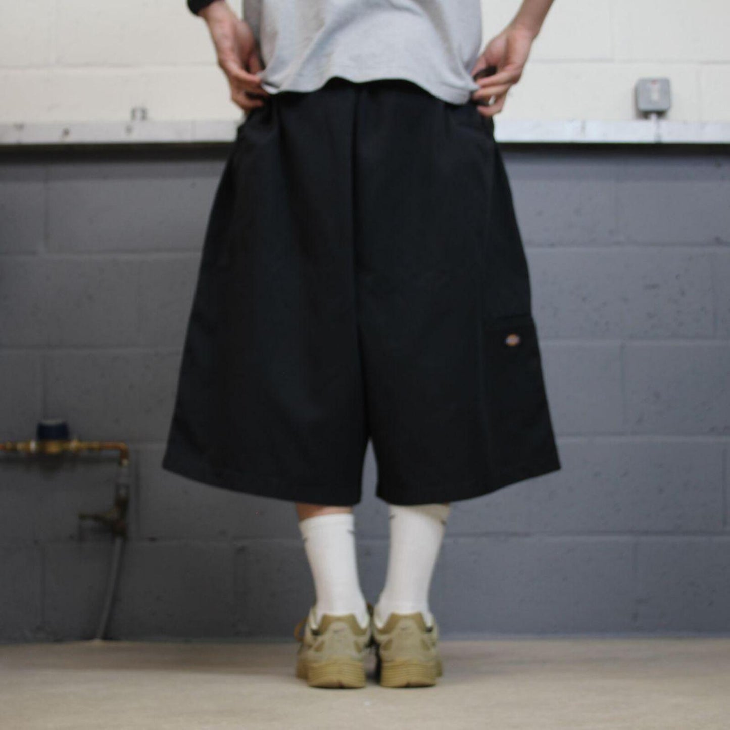 Dickies extra baggy carpenter shorts black Chino style skater shorts long wide leg festival