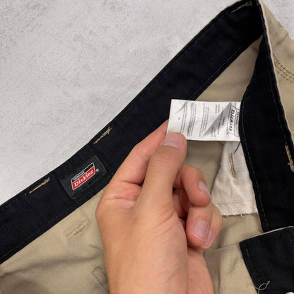 Beige baggy Dickies cargo shorts W32