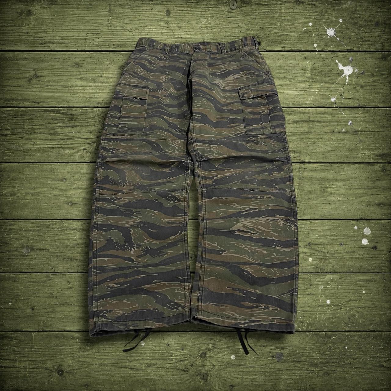 Vintage camo cargo pants y2k utility green Straight fit camouflage combat cargos