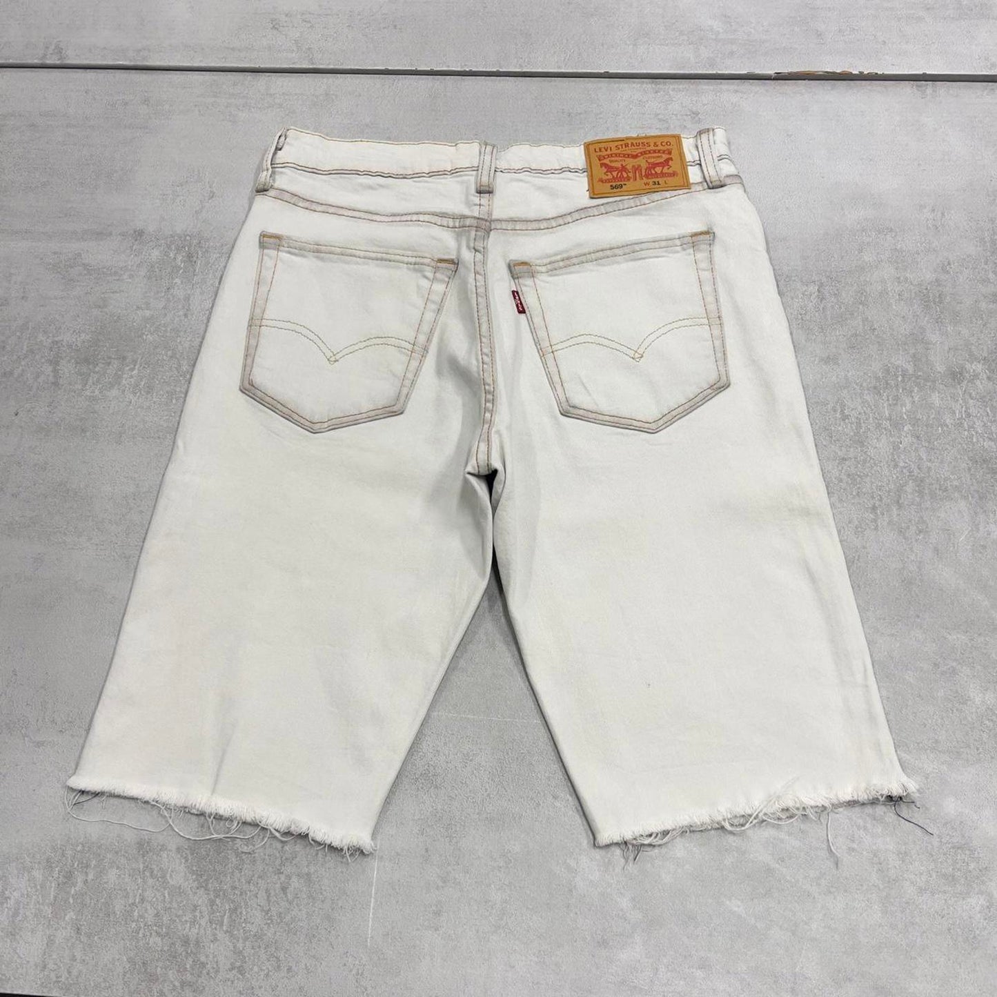 Levi's 569 jean shorts W30