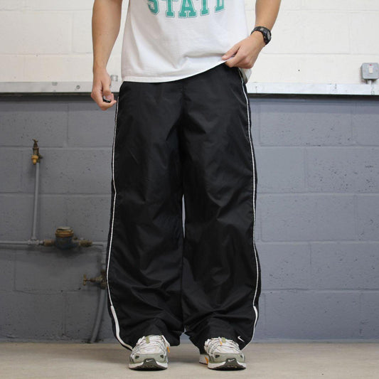 Black Baggy Nike trackies XL 16-18 loose y2k floaty leg joggers embroidered logo
