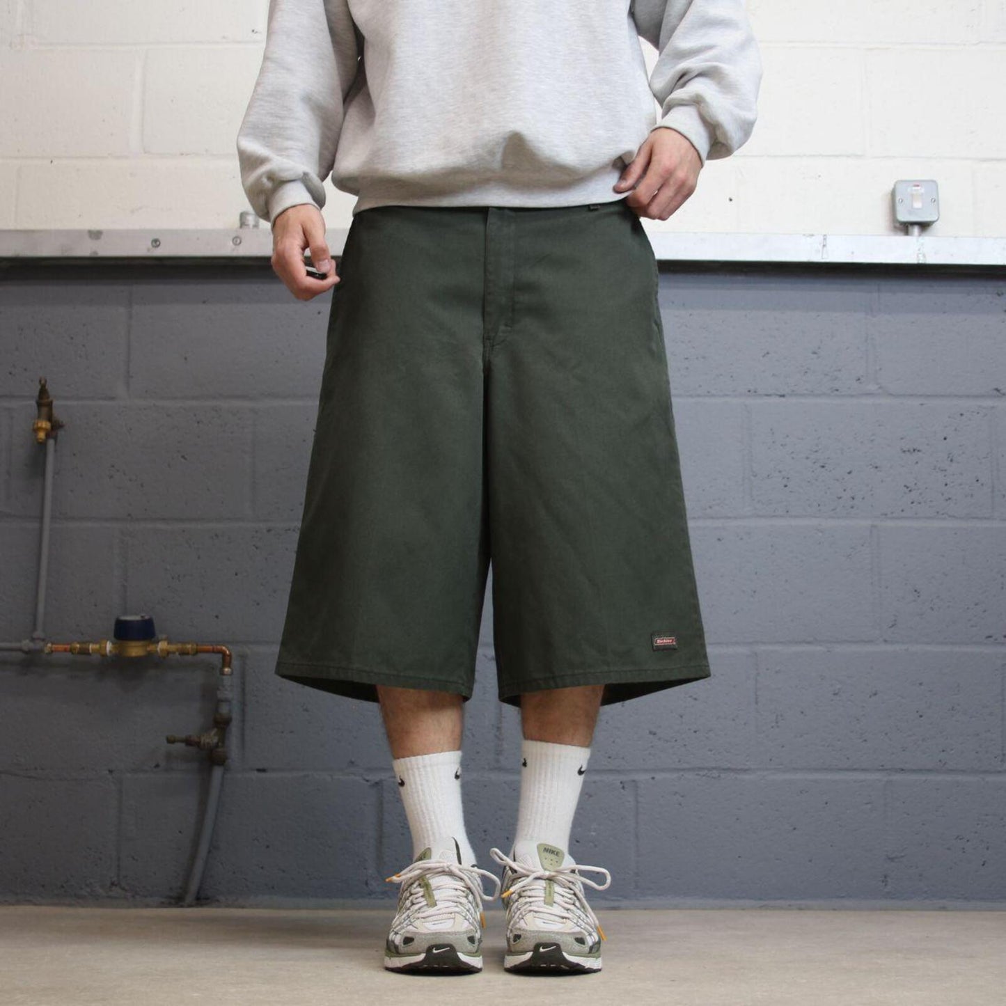 Dickies baggy shorts chino skater style green W38 Loose wide leg summer festival shorts