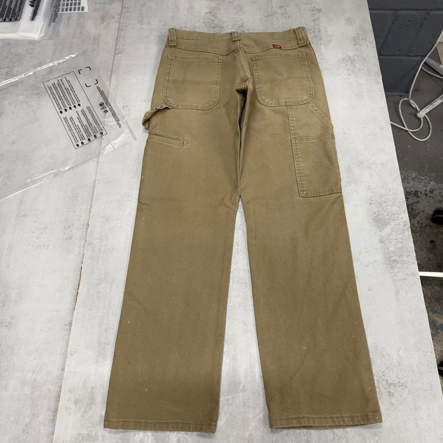 Men’s Wrangler Carpenter jeans W30 L30 beige skater cargos