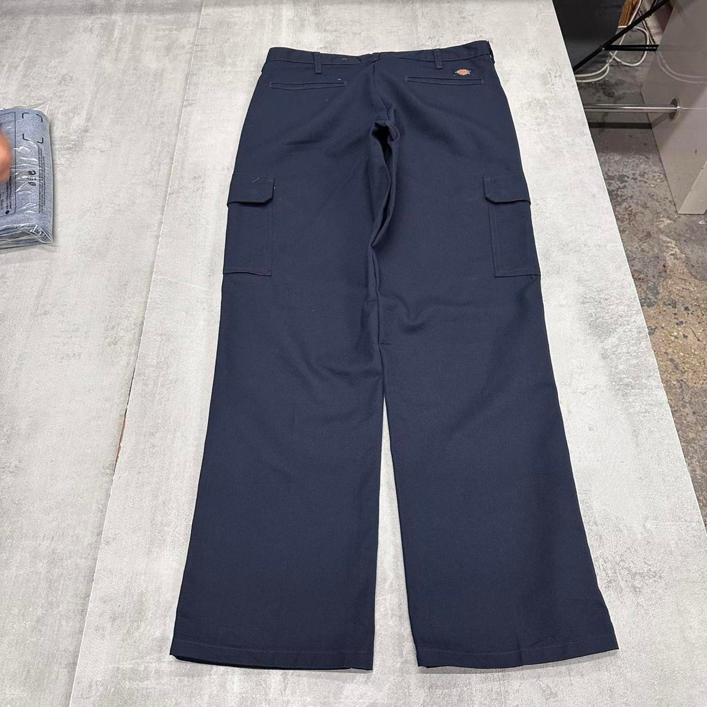 Navy Dickies cargo trousers W34 L32