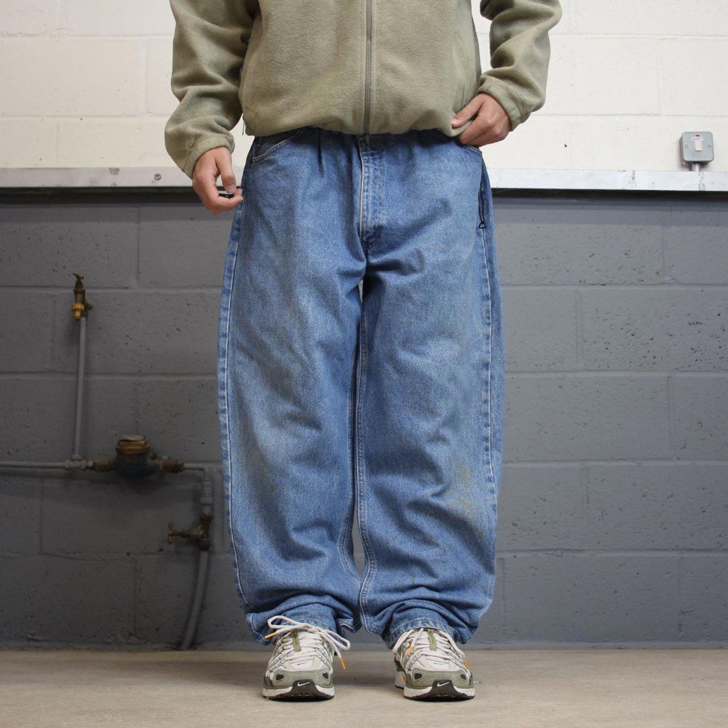 Vintage Carhartt jeans 90s skater style W46L32 blue denim 5 pocket workwear jeans 100% cotton