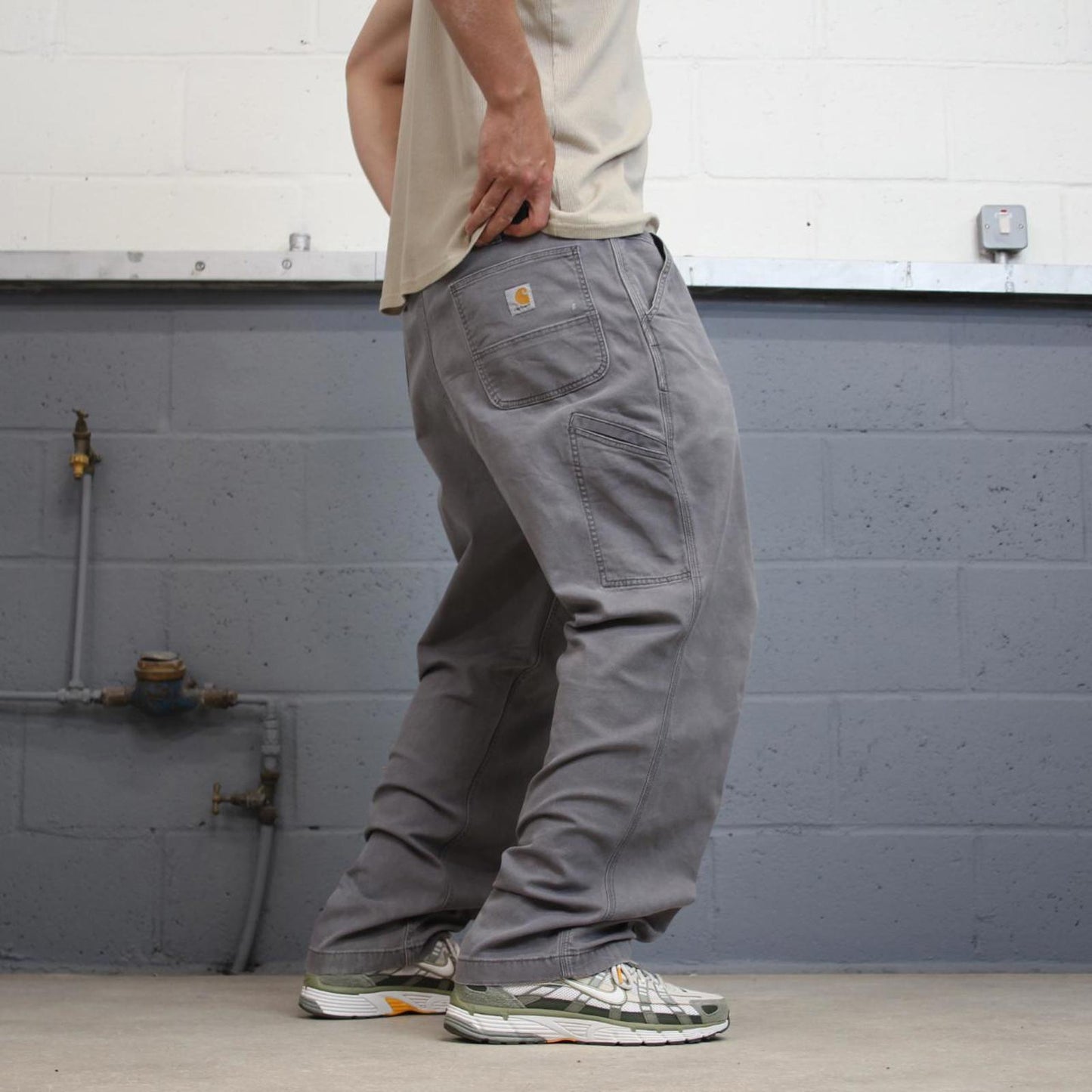Grey Carhartt carpenter pants W42L30