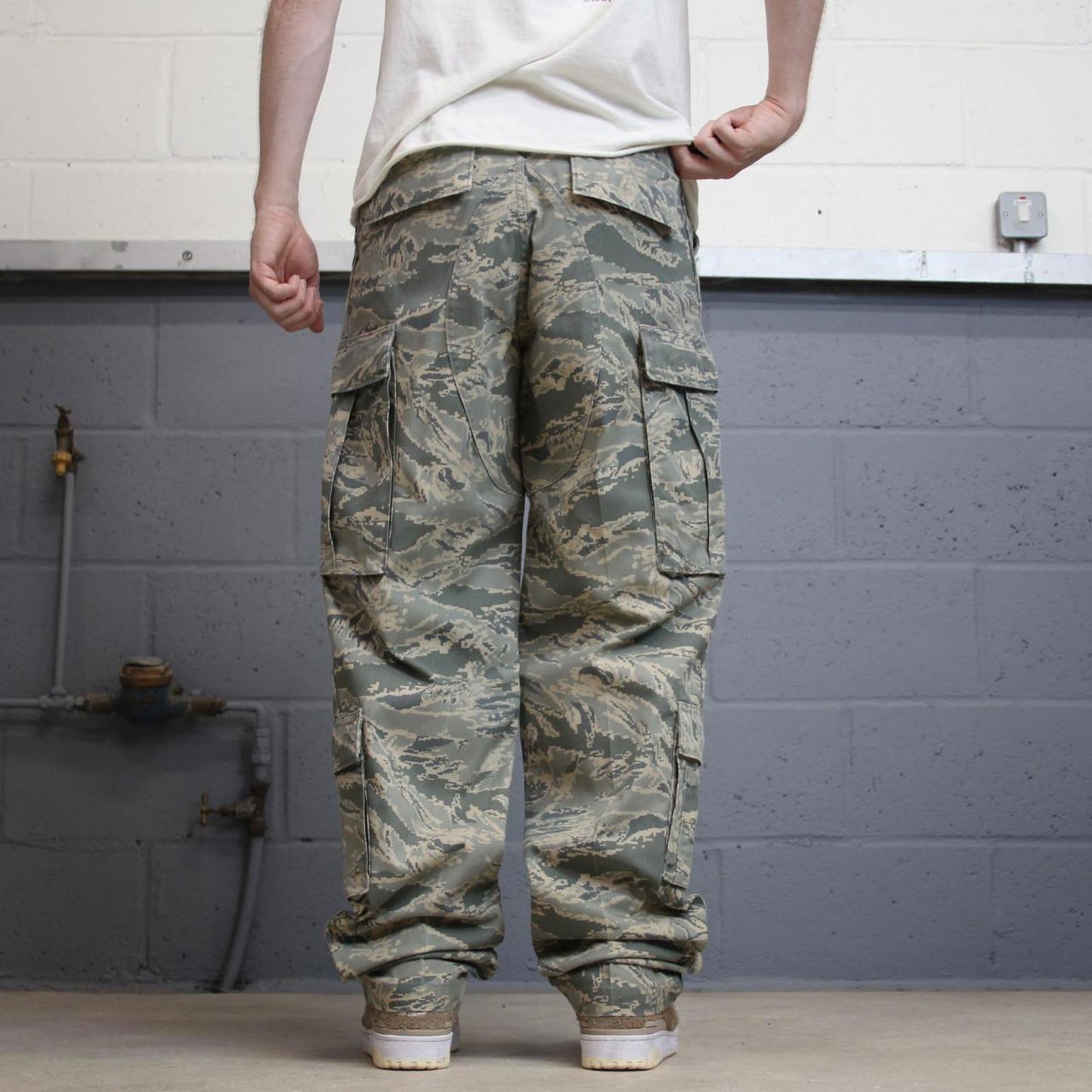 US Air Force cargo pants W30L36 baggy green digital camouflage trousers double knee utility