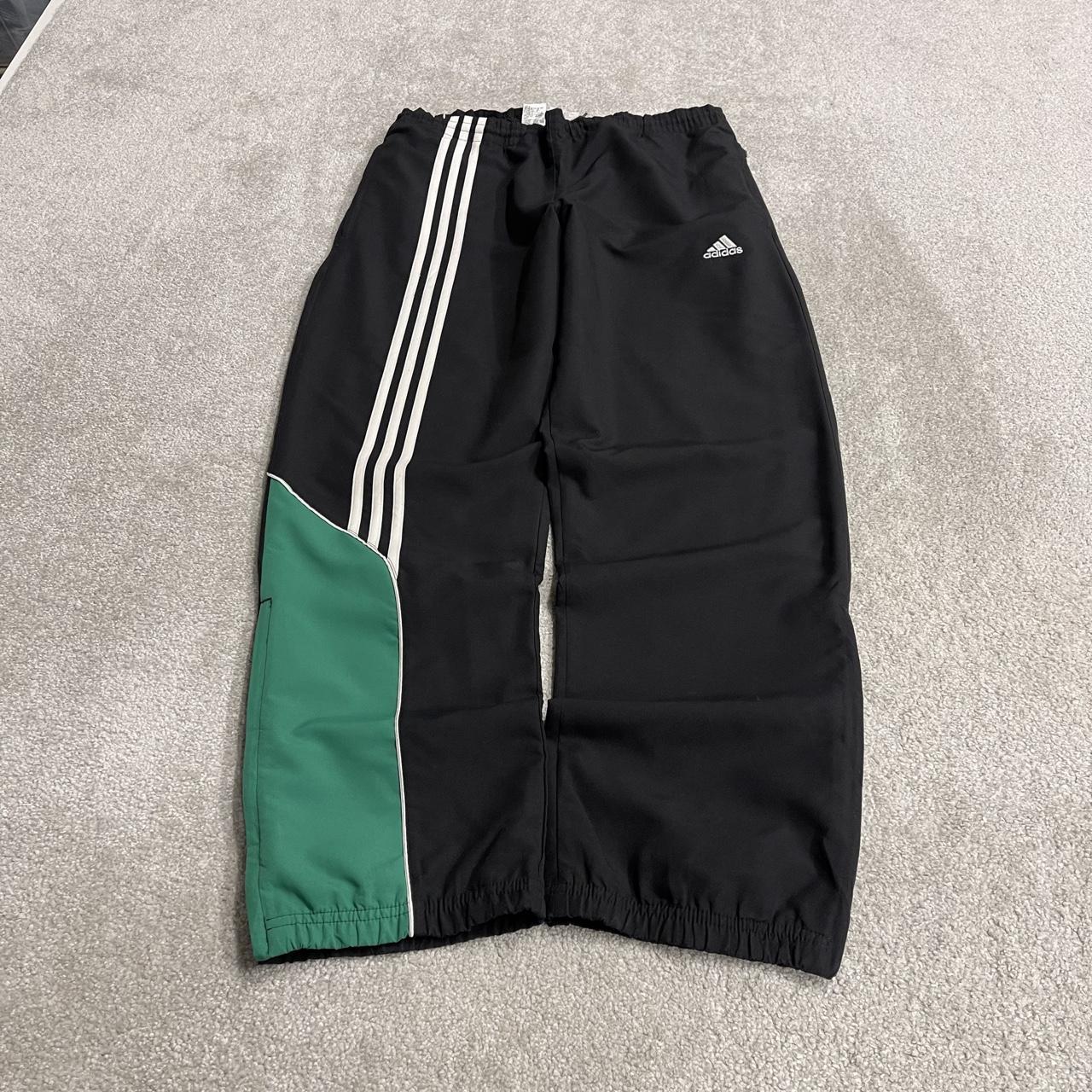 Y2K Adidas baggy tracksuit bottoms black Medium embroidered logo side stripes track pants