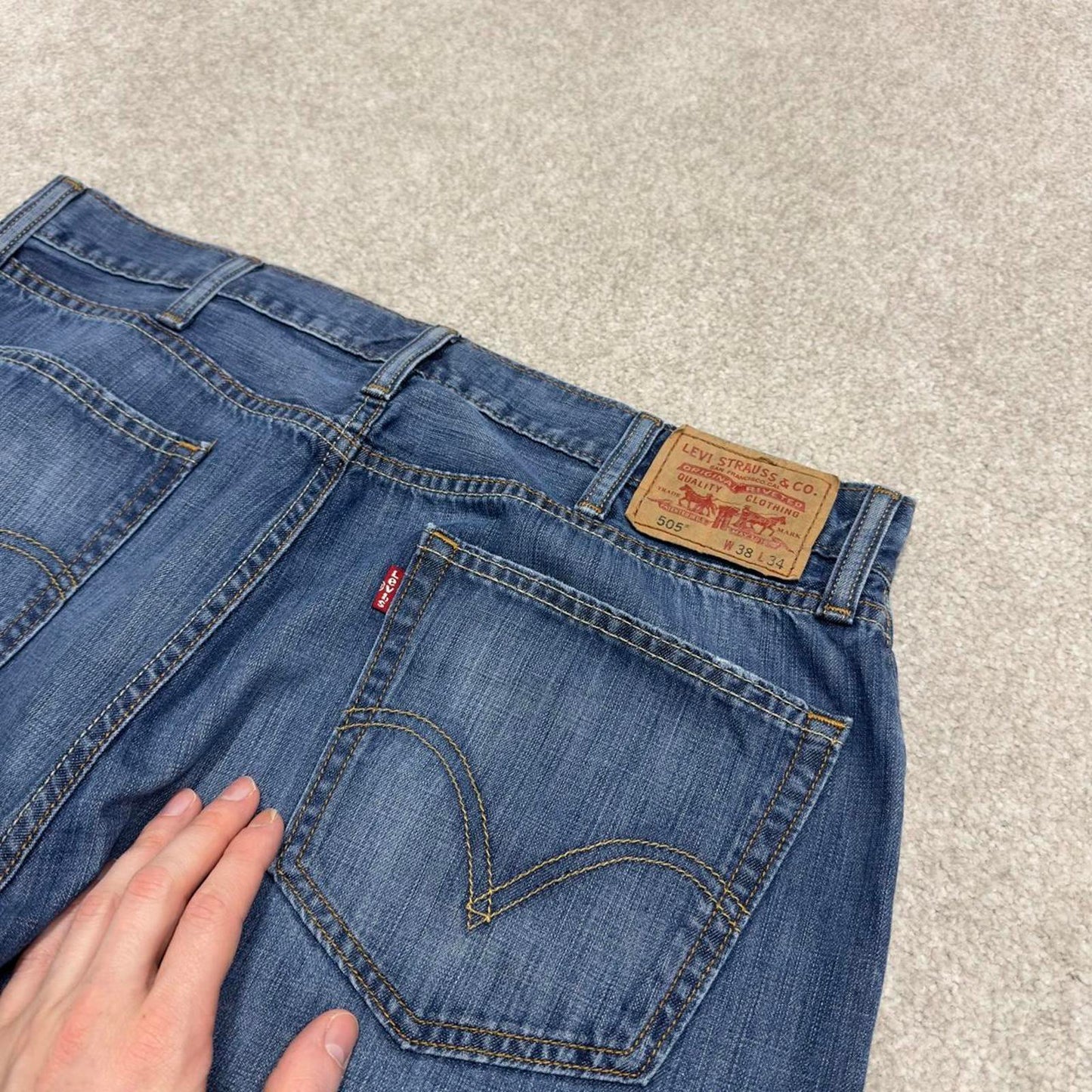 Vintage y2k Levis 505 jeans blue Casual style 5 pocket straight leg denim pants
