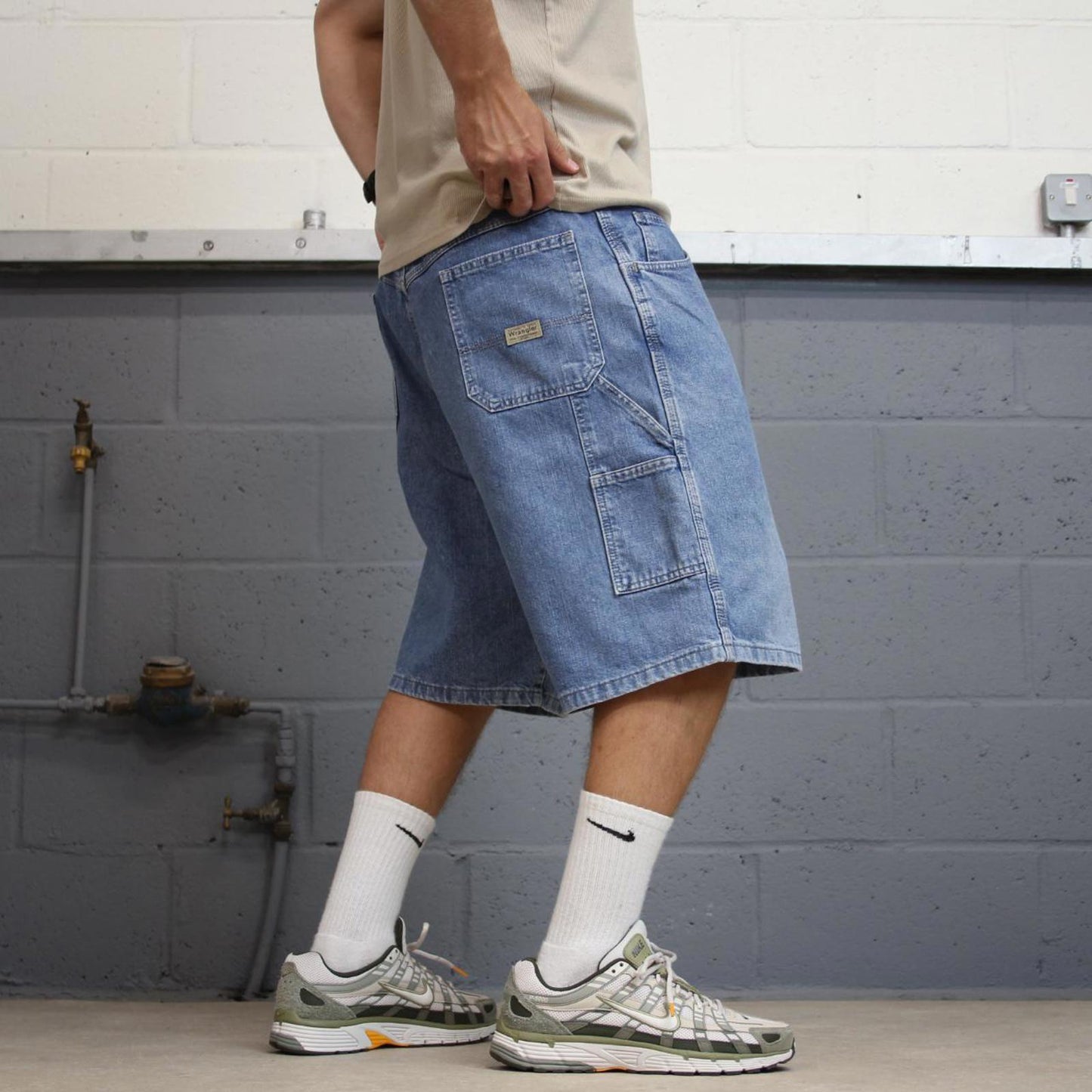 Mens baggy Wrangler carpenter jorts W40