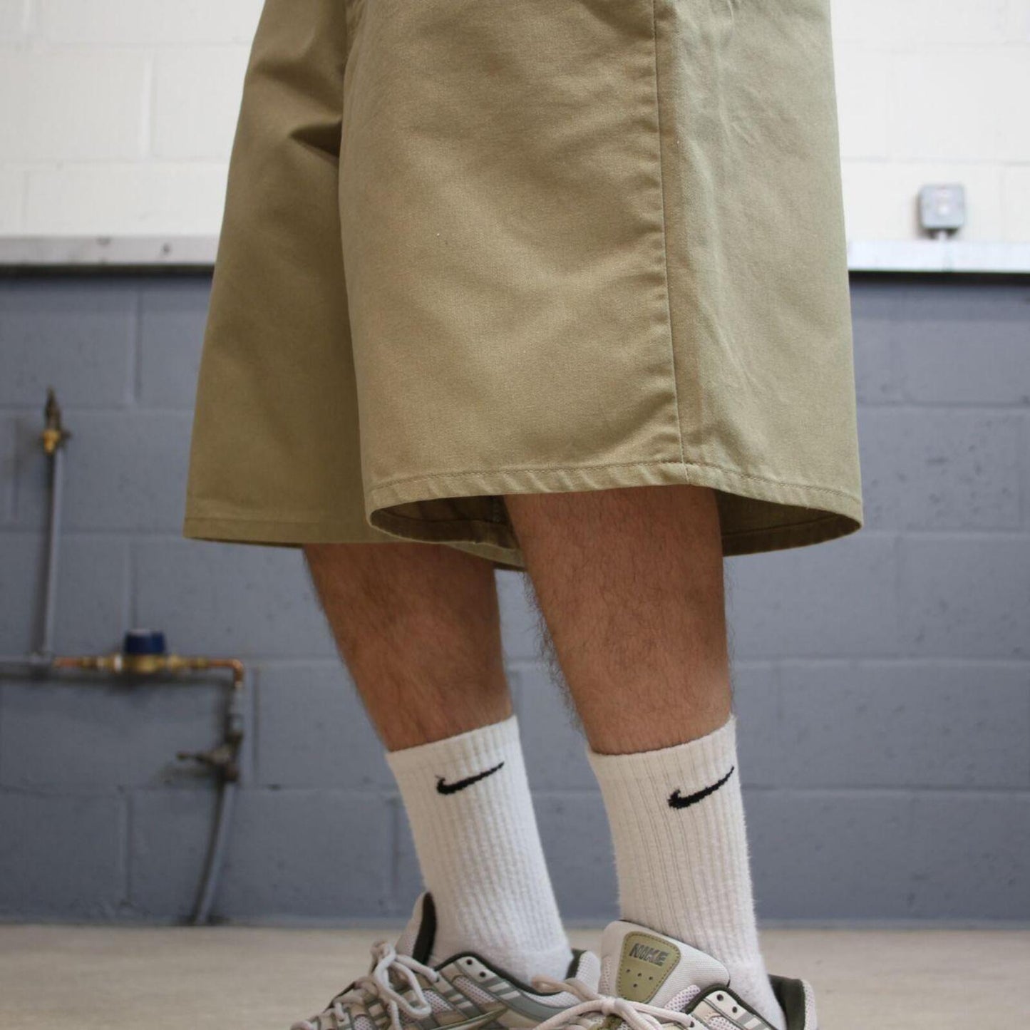 Y2K Dickies baggy carpenter shorts W42 skater style khaki Loose chino style summer festival shorts