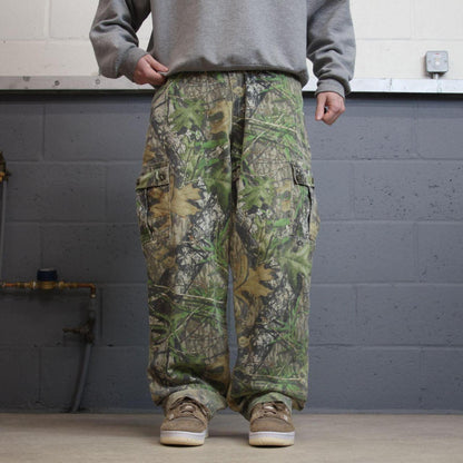 Mossy Oaky camo cargo pants faded green Loose floaty realtree hunting camouflage trousers