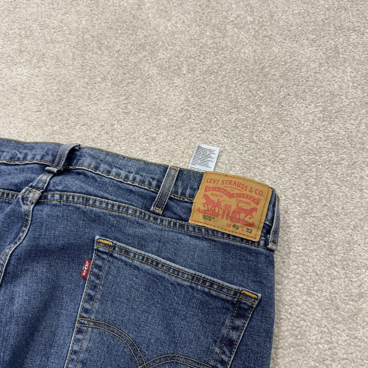 Levi’s 505 jeans Y2K blue denim Levi’s straight leg 2000s style pants red tab logo
