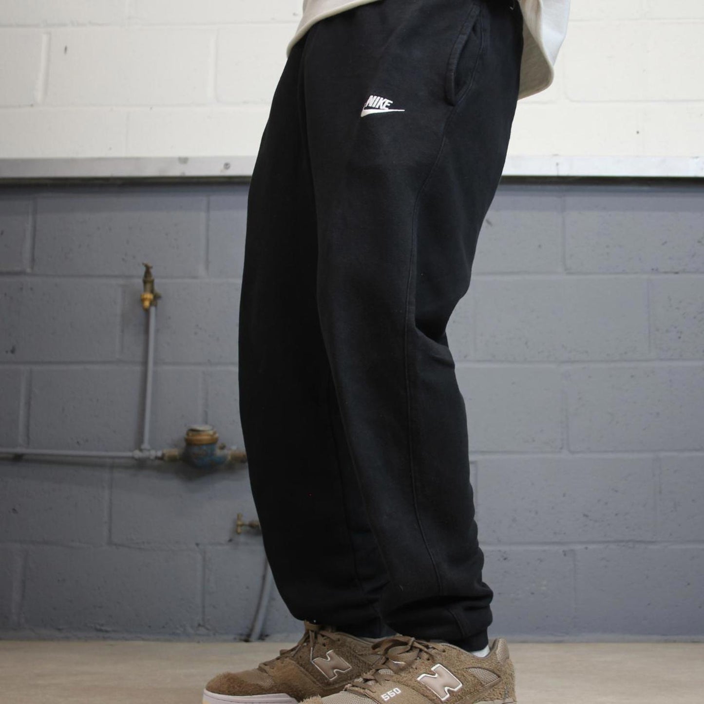 Y2k Black Nike joggers M loose sweatpants embroidered swoosh logo