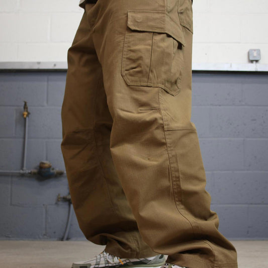 Baggy Under Armour cargo pants W38 L30 Tan loose cargos utility pockets