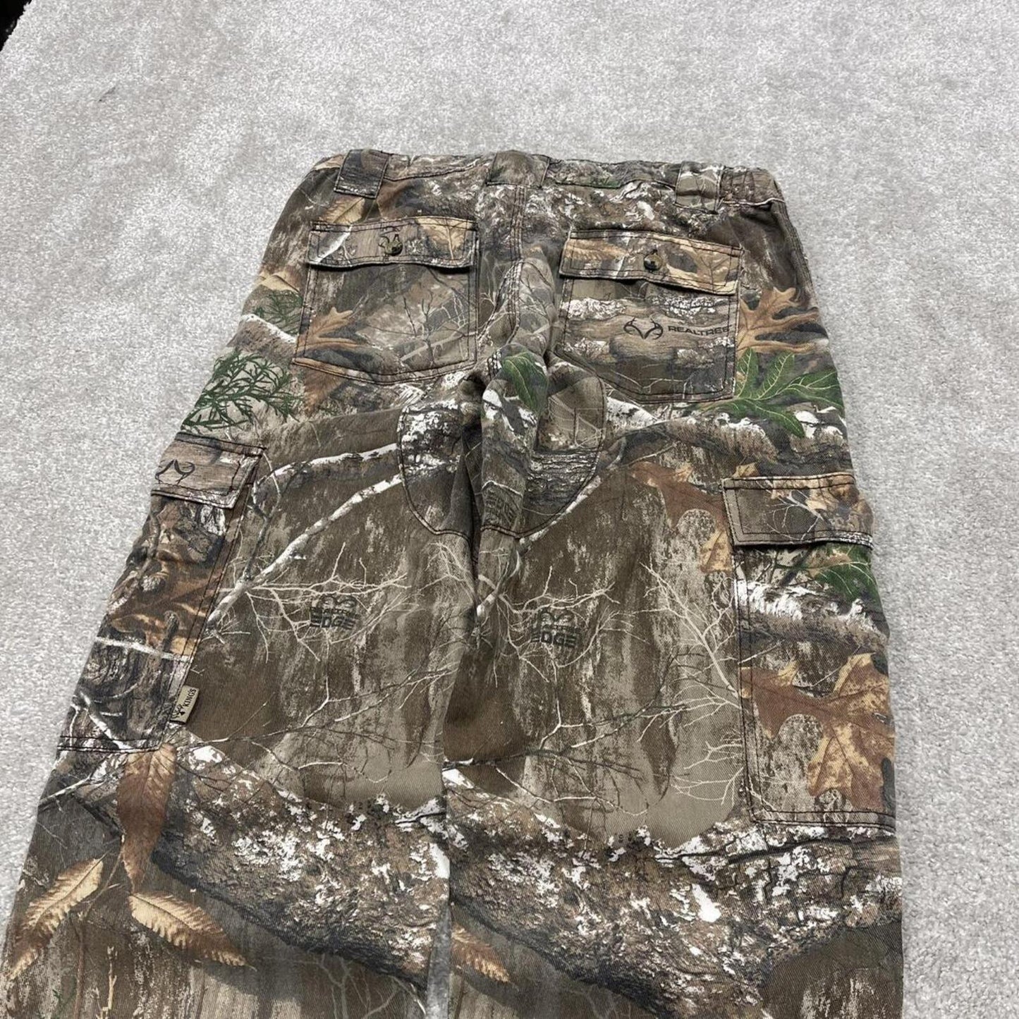 Y2k Realtree camo cargo pants Medium khaki floaty King's Camo forest camouflage pants