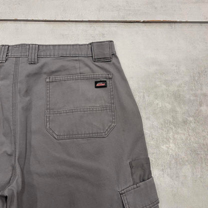 Grey baggy Dickies cargo shorts W32