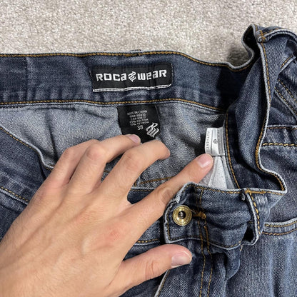 Rocawear embroidered jeans blue denim Y2K W38L32 Rocawear loose surf style pants embroidered design