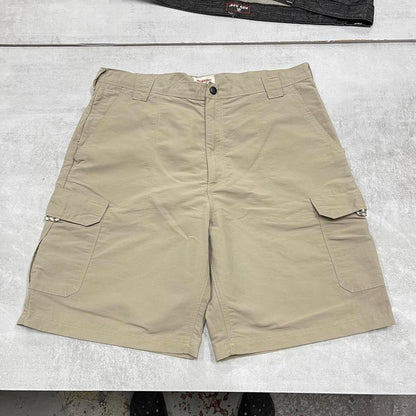 Mens baggy Wrangler cargo shorts W38