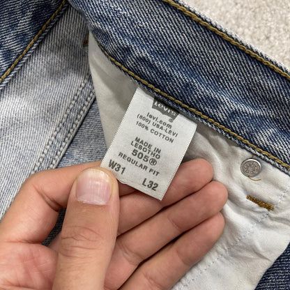 Y2K Levi’s 505 jeans W32L32 straight leg washed blue Straight fit 5 pocket pants belt loops red tab
