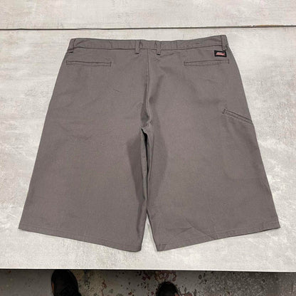 Baggy Dickies carpenter shorts W40