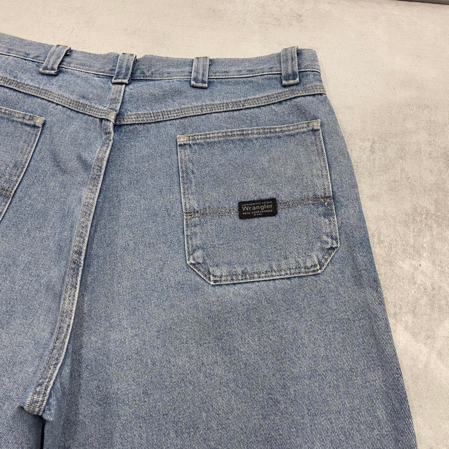 Baggy Wrangler carpenter jorts W36