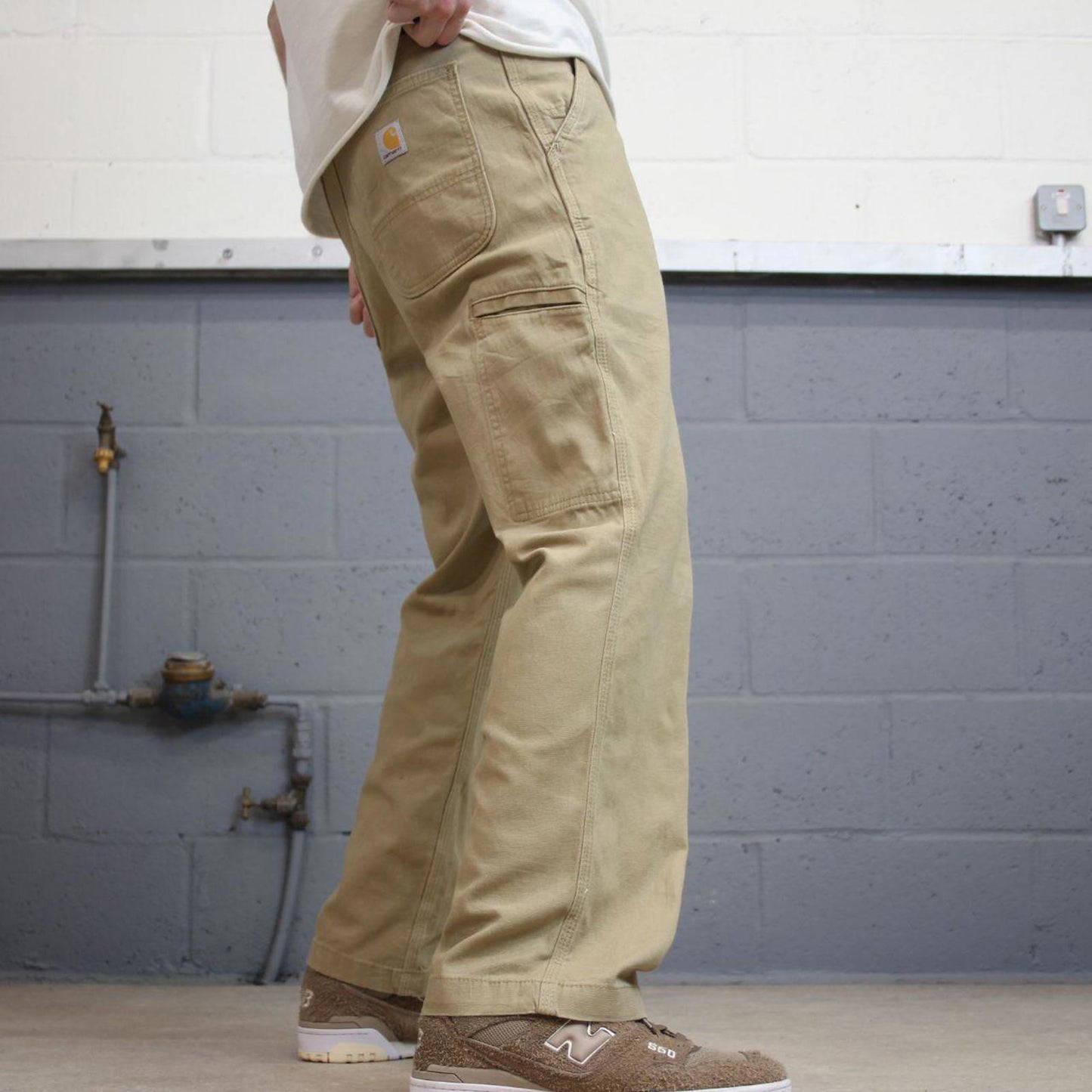 Tan Carhartt carpenter pants W36L28 relaxed 90s style skater loose leg cargos patch logo