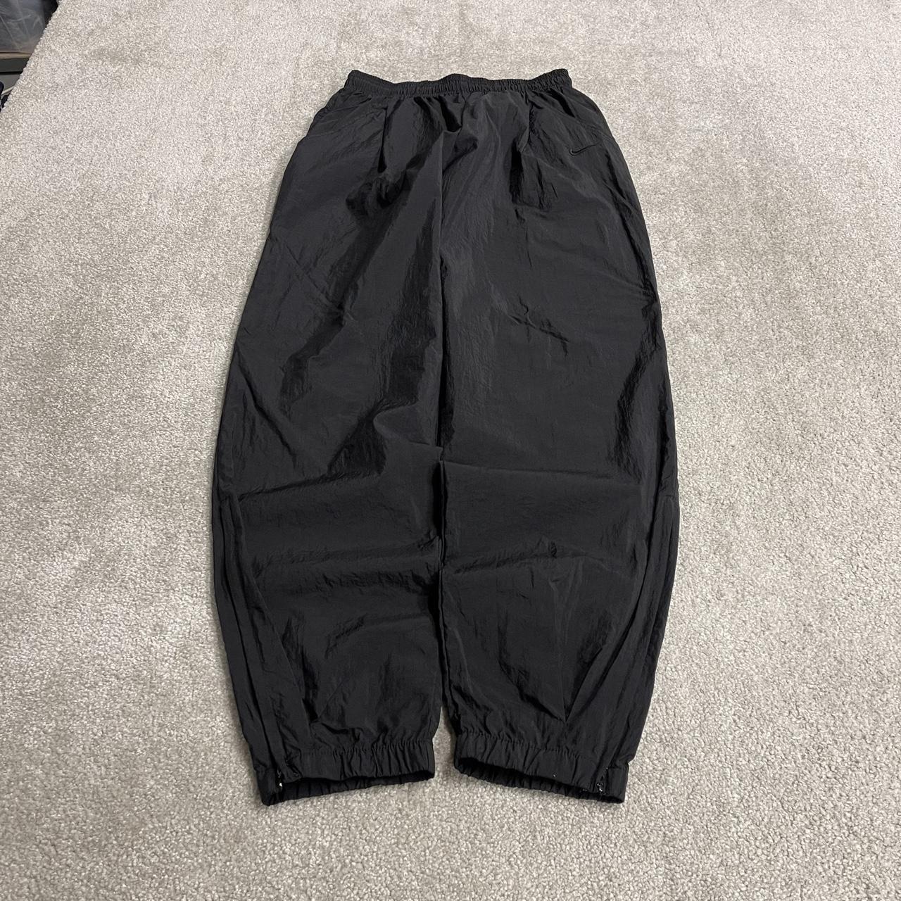 Y2K Nike pleated tracksuit bottoms black Medium drawstring swoosh logo track pants