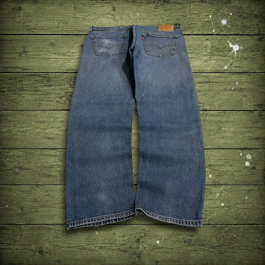 Y2K Levi’s 505 jeans W36L30 blue Straight fit 5 pocket belt loops red tab logo