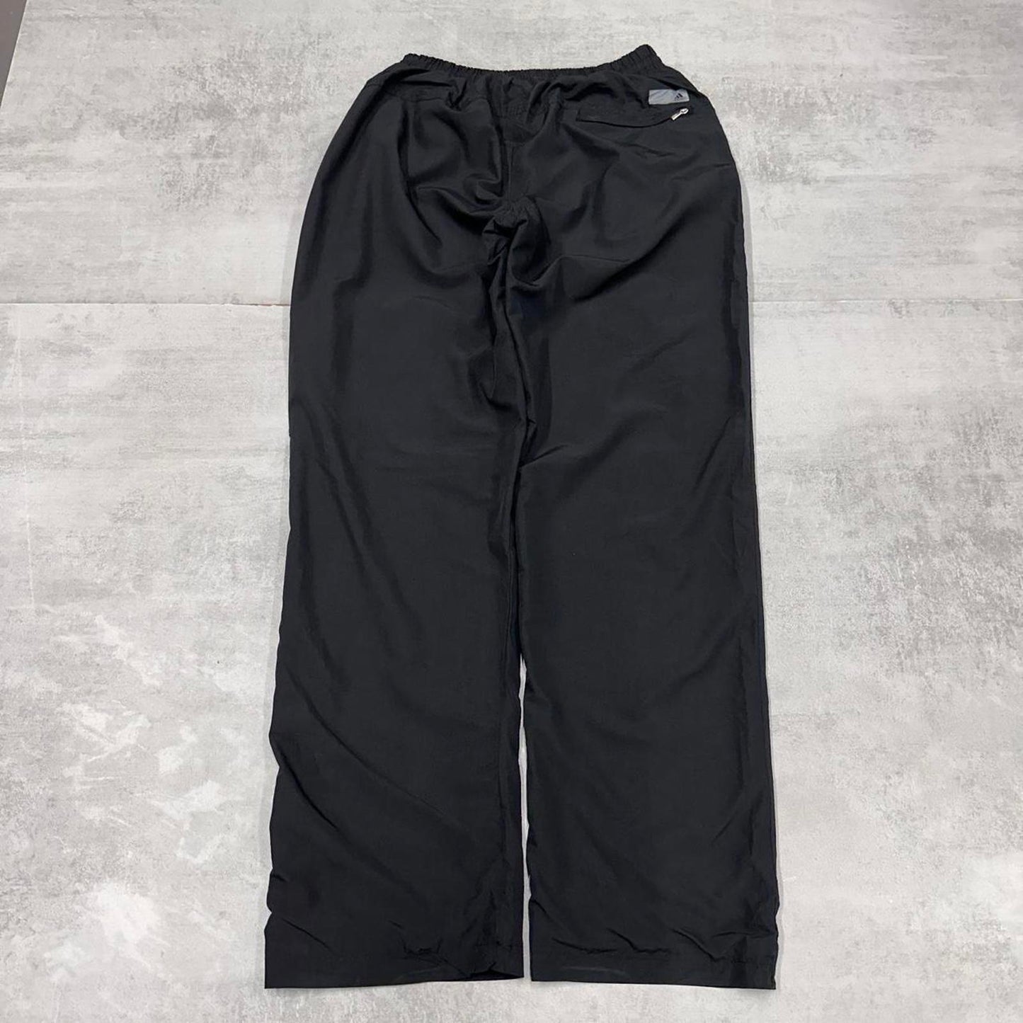 Black Adidas Trackies L y2k loose floaty leg fleece lined joggers