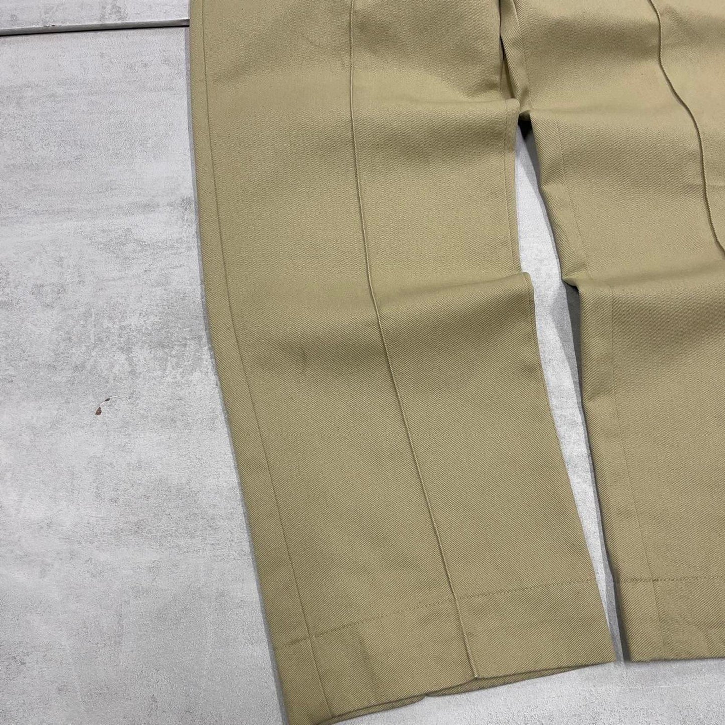 Khaki Dickies Pants W34L30 loose twill chino pleated 90s style skater pants