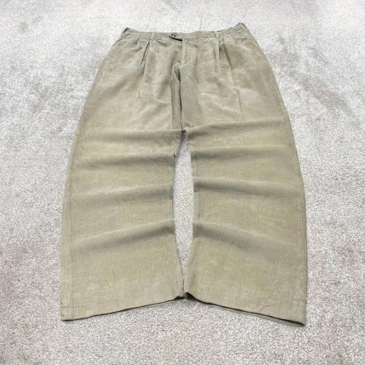 Baggy Berle corduroy pants W38L33 beige wide wale jumbo cord trousers 90s skater style