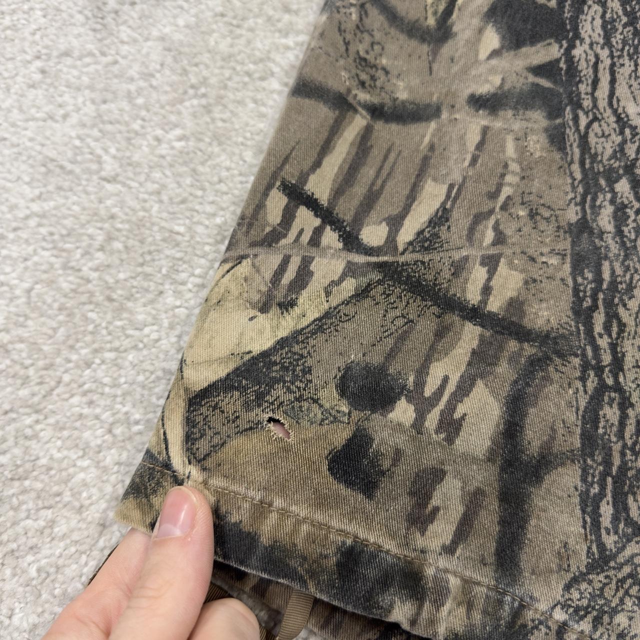 Cabela's camo cargo pants Y2K khaki camouflage pattern loose leg outdoors hunting utility trousers